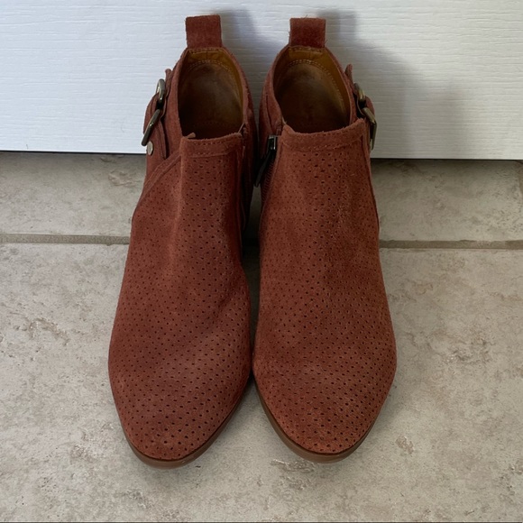 FRANCO SARTO Suede size 7 Franco Sarto 1 1/2” heel burnt orange booties - Picture 3 of 5